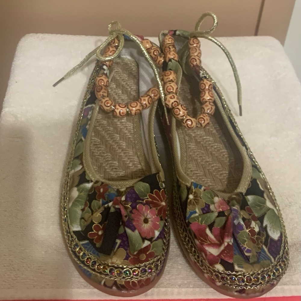 Floral Patterned Bow with beads Women's Shoes